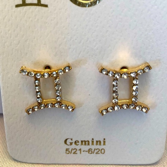 💜3/$30 Horoscope Gemini The Twins Clear crystal earrings - Picture 1 of 7